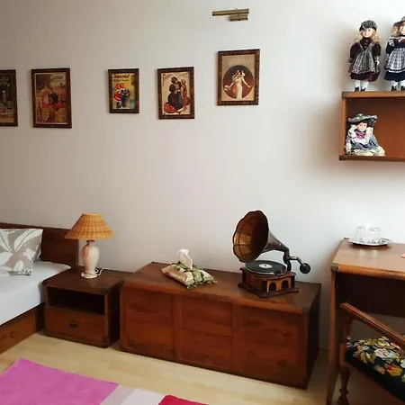 A Restauracia Toldi Konukevi